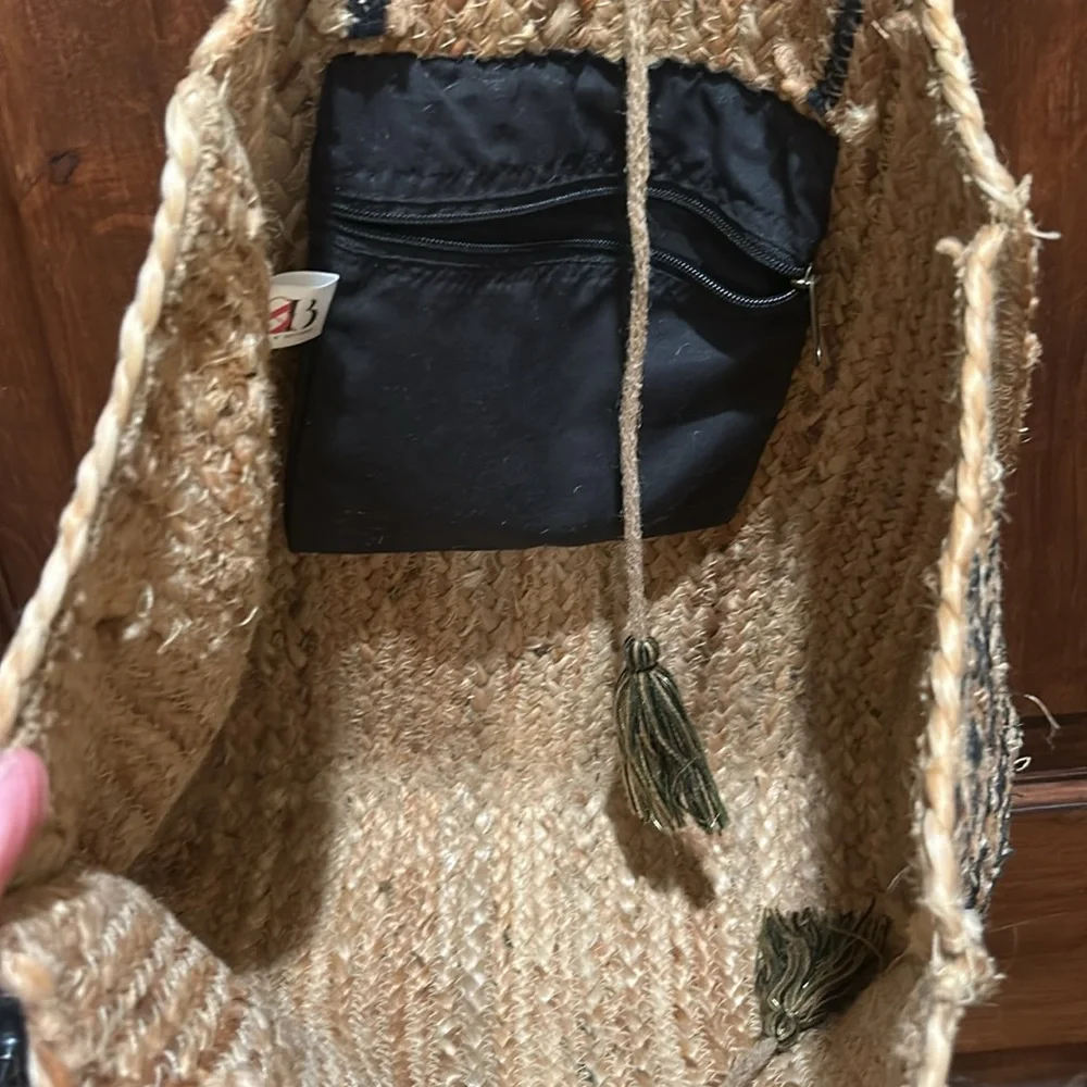 America & Beyond jute, animal print tote, like new | offer in description